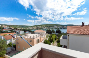 Гостиница Apartmani Prkačin  Трогир